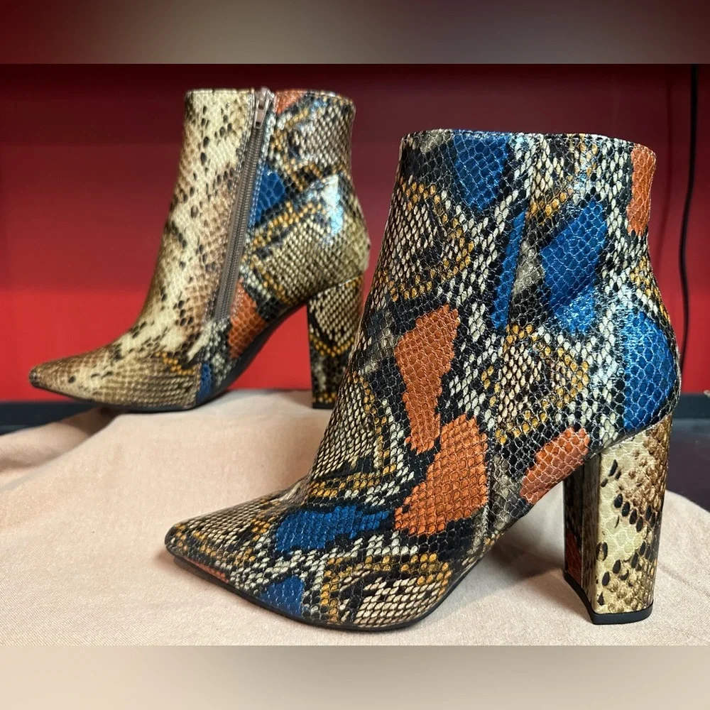 Bamboo Faux Snake Embossed Ankle Booties Tan/Multi Women’s Size 7.5 NWT & Box